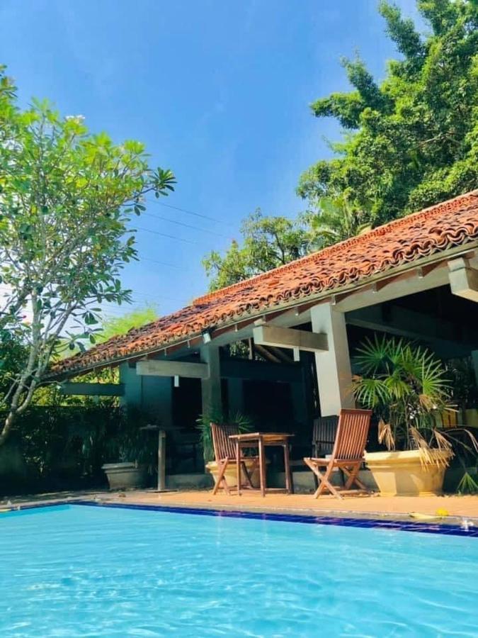 Hotel Sunflower Катарагама Экстерьер фото