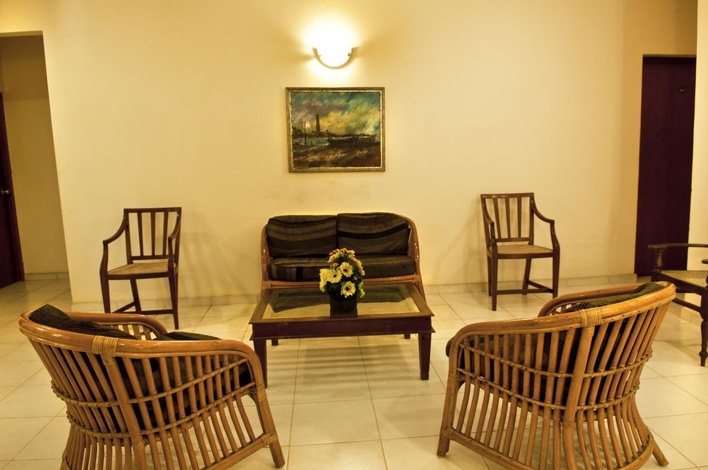Hotel Sunflower Катарагама Номер фото
