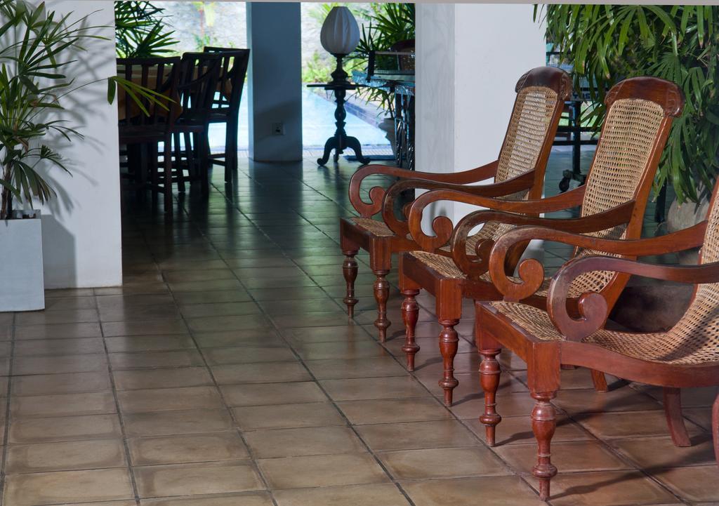 Hotel Sunflower Катарагама Номер фото
