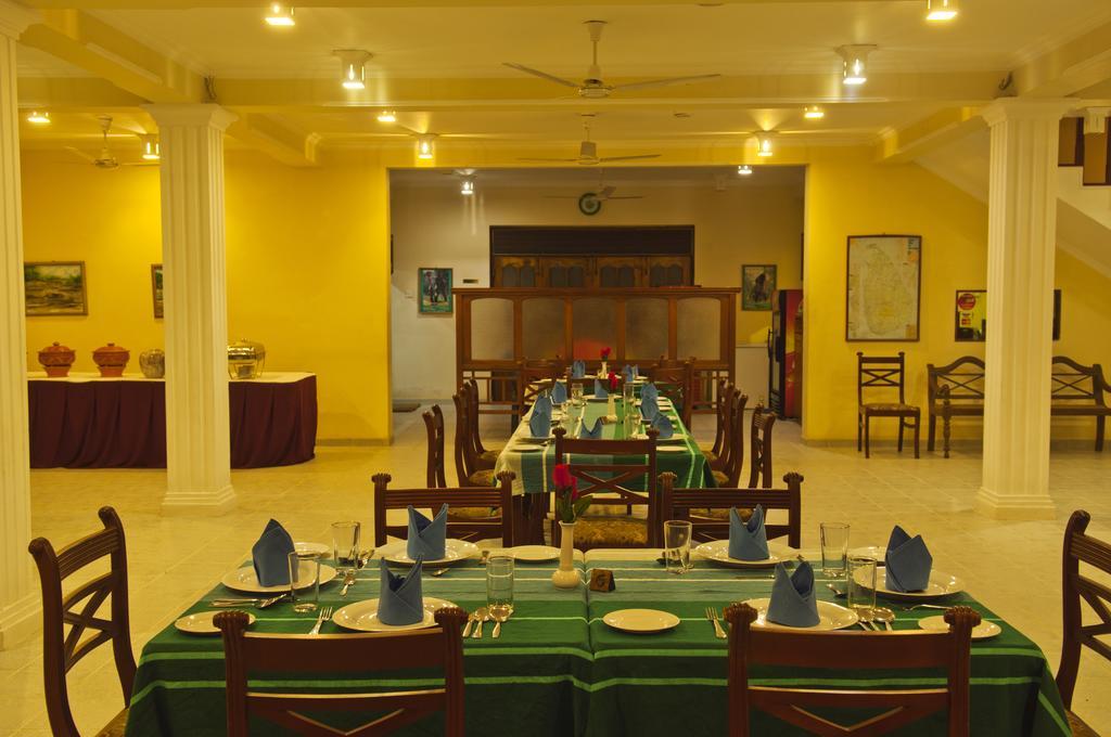 Hotel Sunflower Катарагама Экстерьер фото