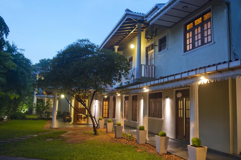 Hotel Sunflower Катарагама Экстерьер фото