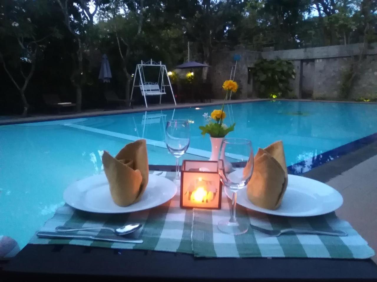 Hotel Sunflower Катарагама Экстерьер фото